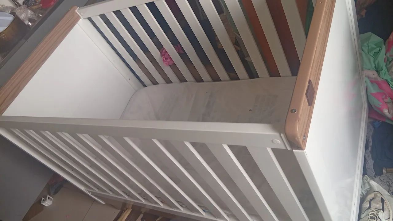 Berço cama semi novo 