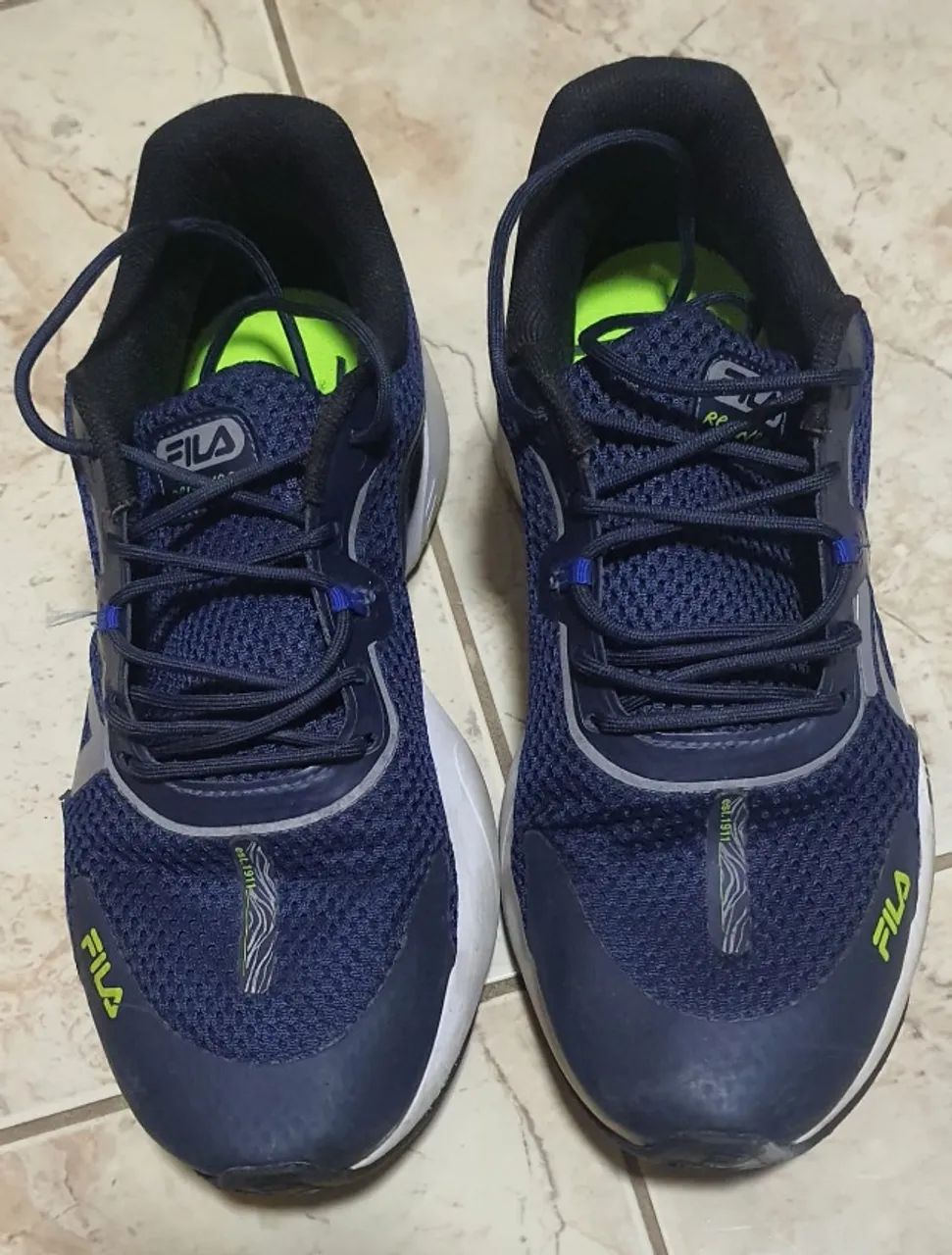 2 PARES DE TENIS N39 NOVOS - Foto 2