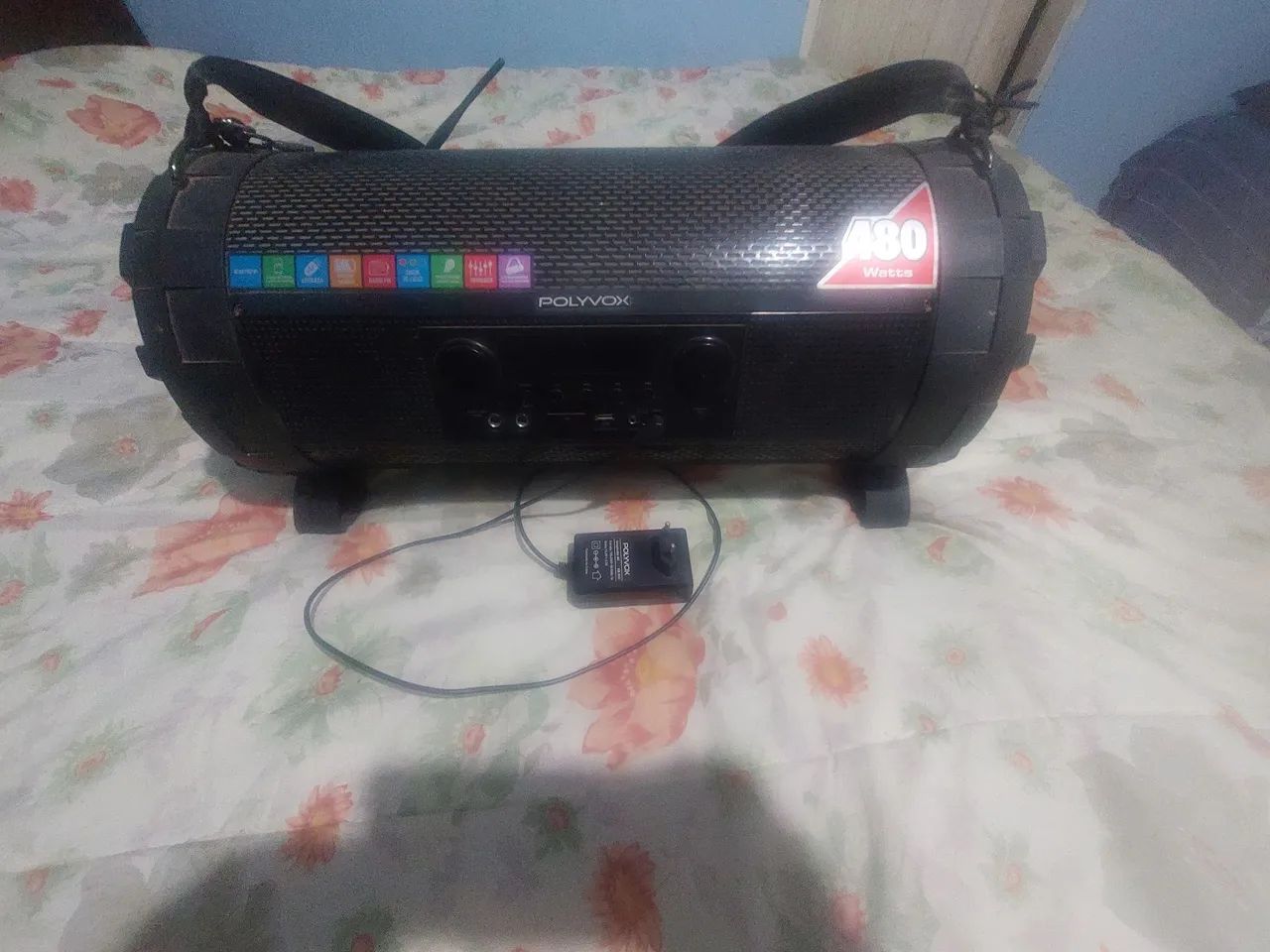 Vendo essa caixa de som em perfeito estado - Foto 2