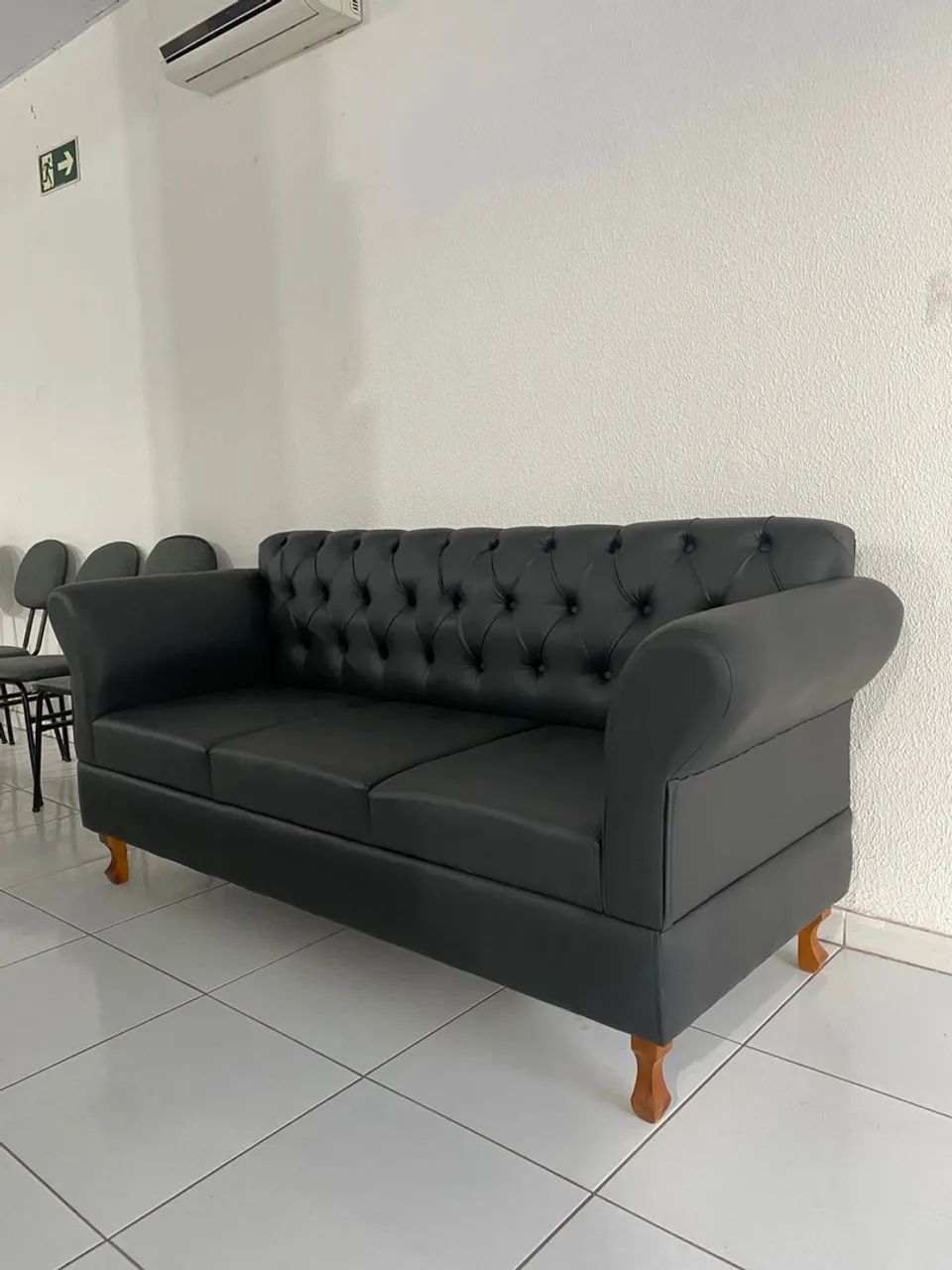 Sofas em corino para salao/ barbearia e escritório  - Foto 5