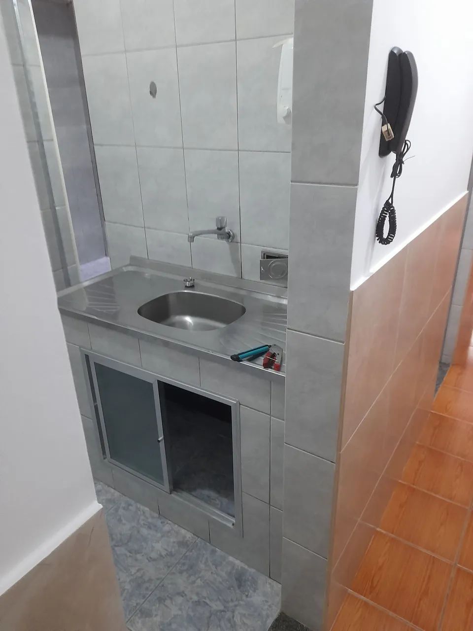 Aluga-se Kitnet no Centro de Petrópolis - Foto 2