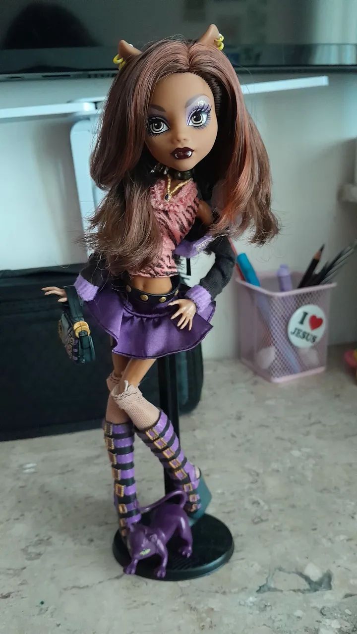 Clawdeen w2