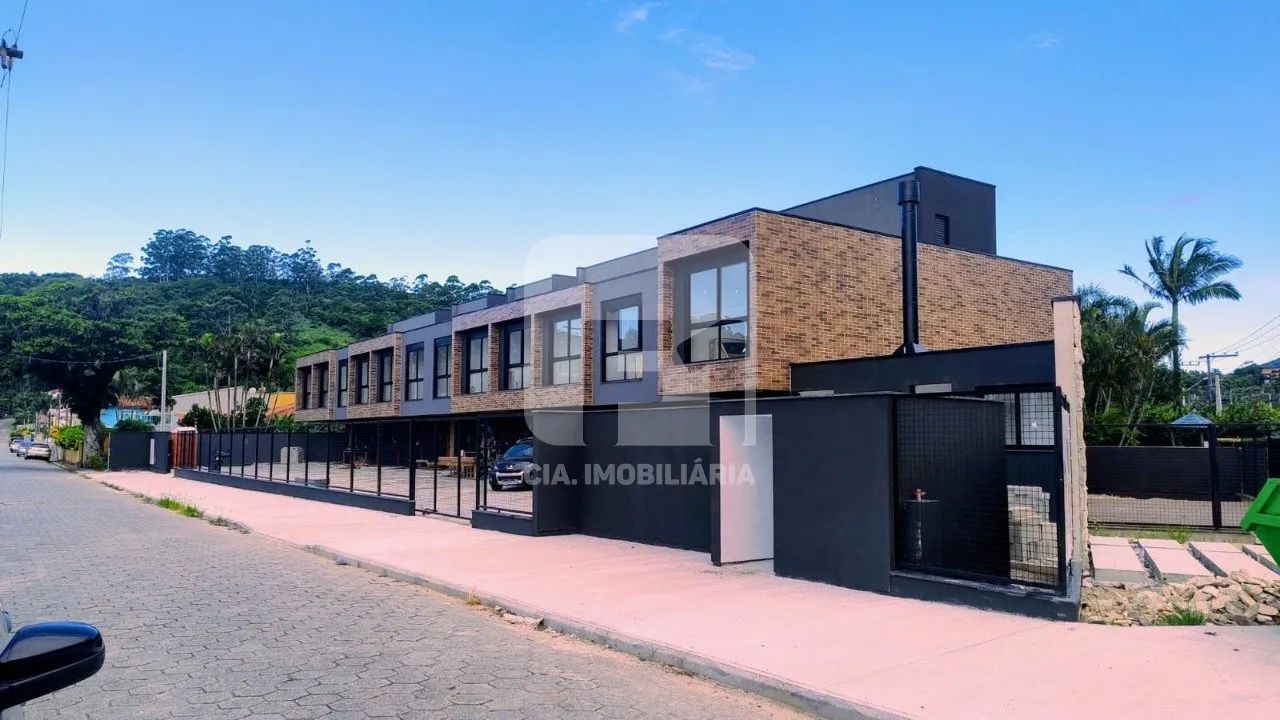 Casas em condomínio fechado Vivá Cachoeira
