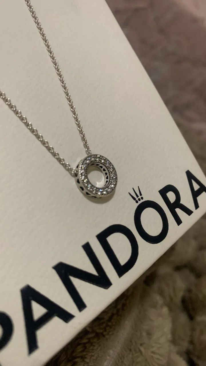 Colar Pandora Corrente de Prata e Pingente Círculo Cravejado
