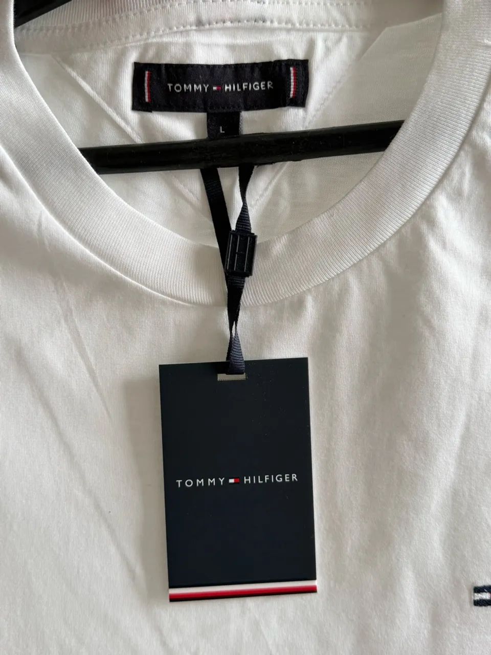 Camiseta Tommy Hilfiger - Foto 2