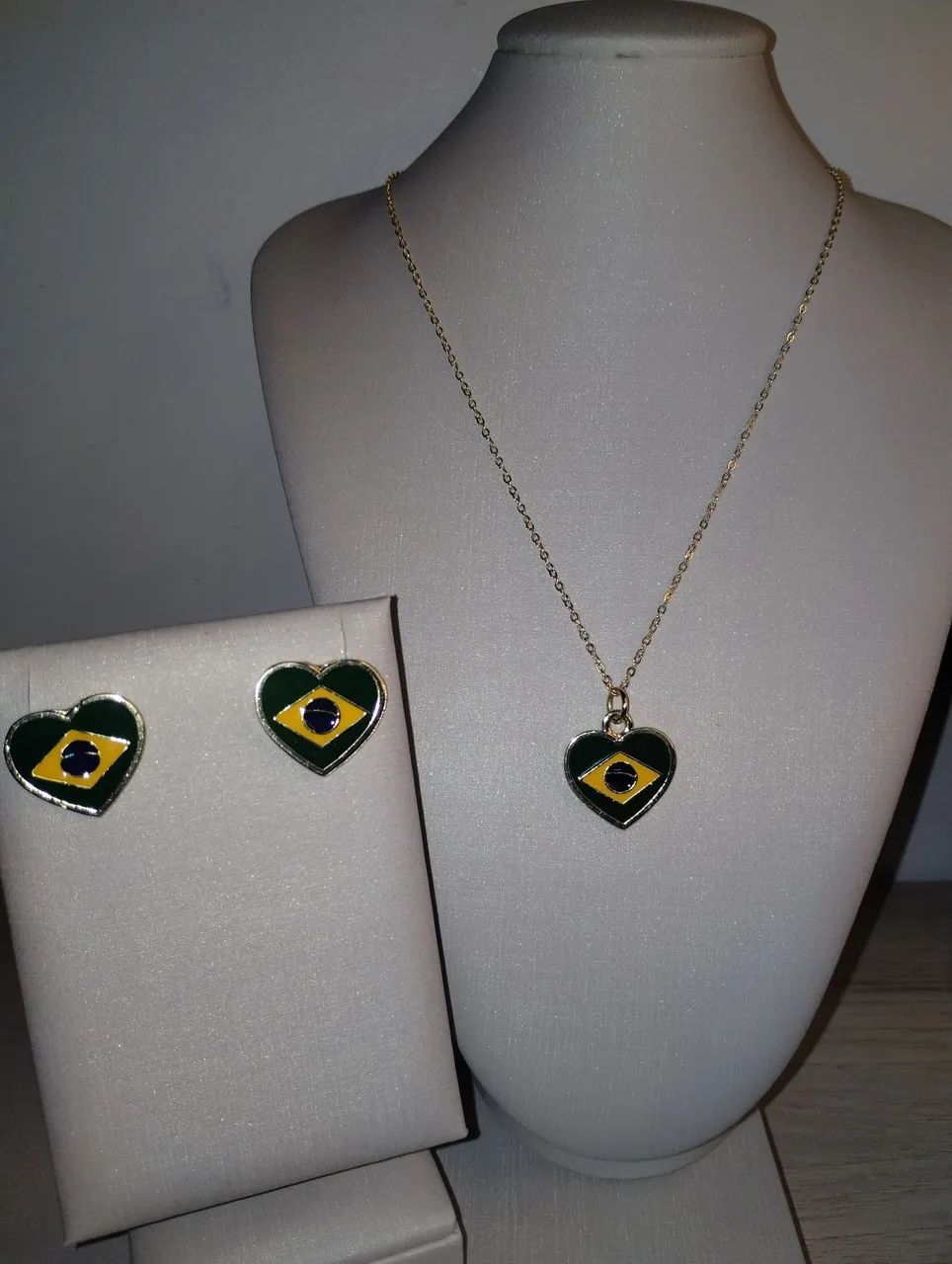 Conjunto de colar e brinco bandeira do Brasil folheado - Foto 3