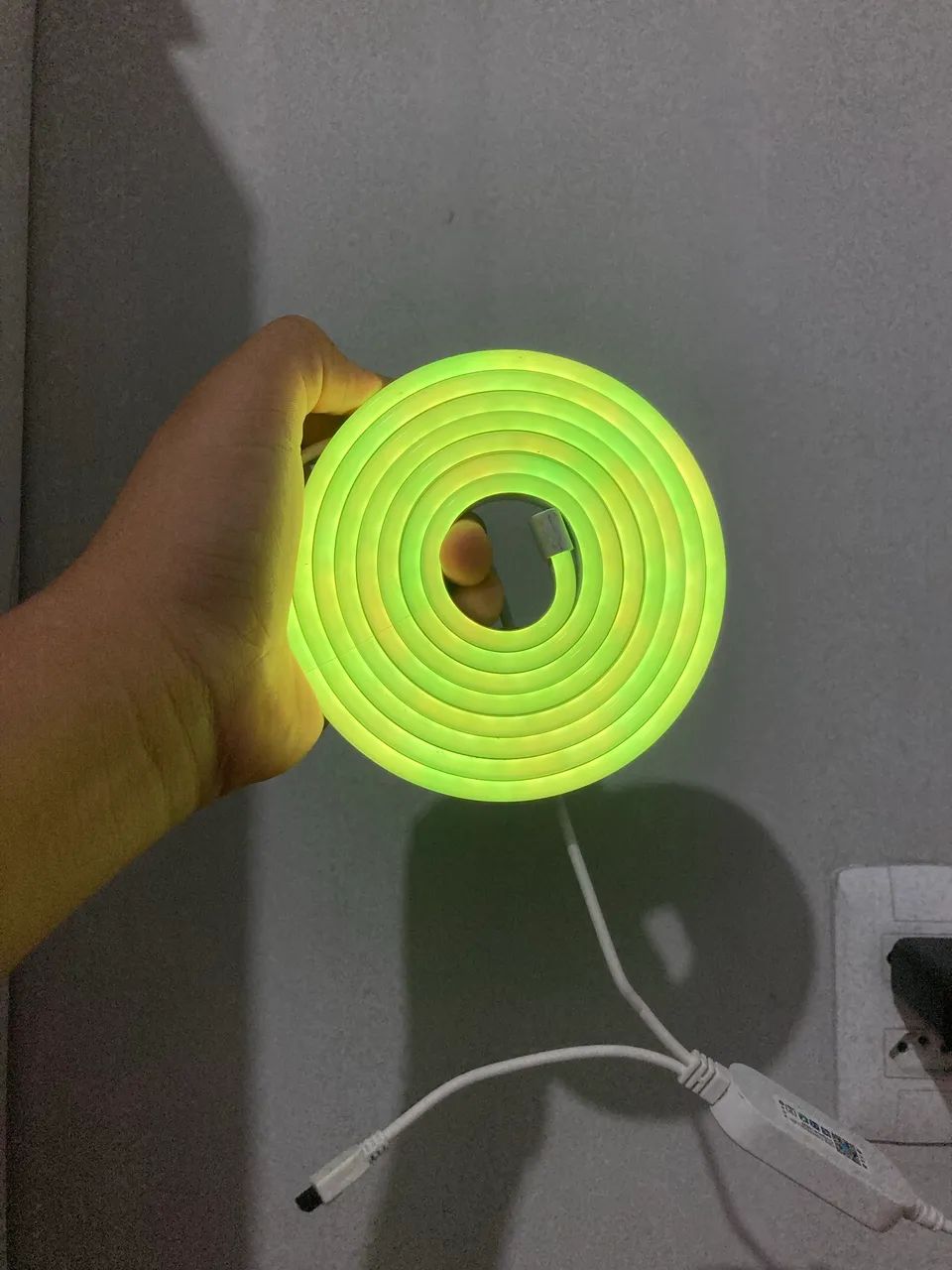 Fita Led RGB Flexível - Controlável via bluetooth/controle. - Foto 2