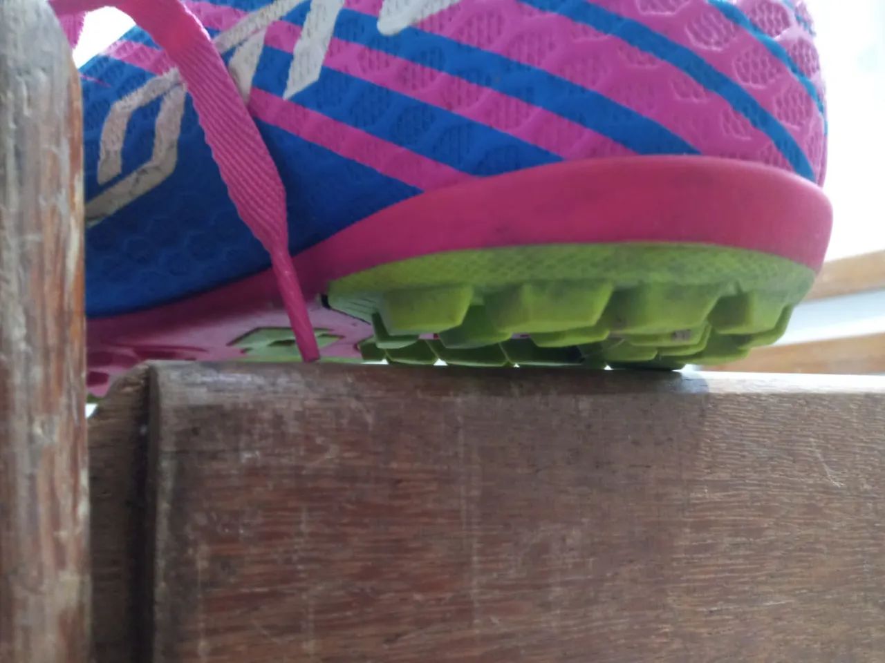 Chuteira Lotto (Rosa/Azul)<br> - Foto 2