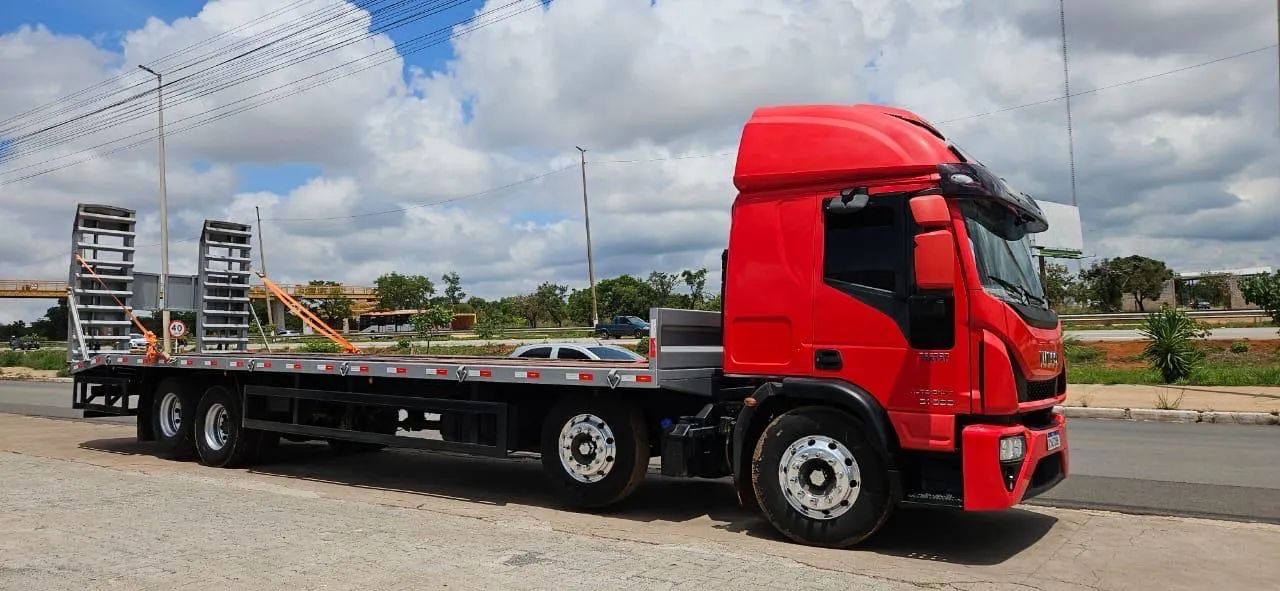 Caminhão Iveco 8x2 Prancha Fixa - Foto 2