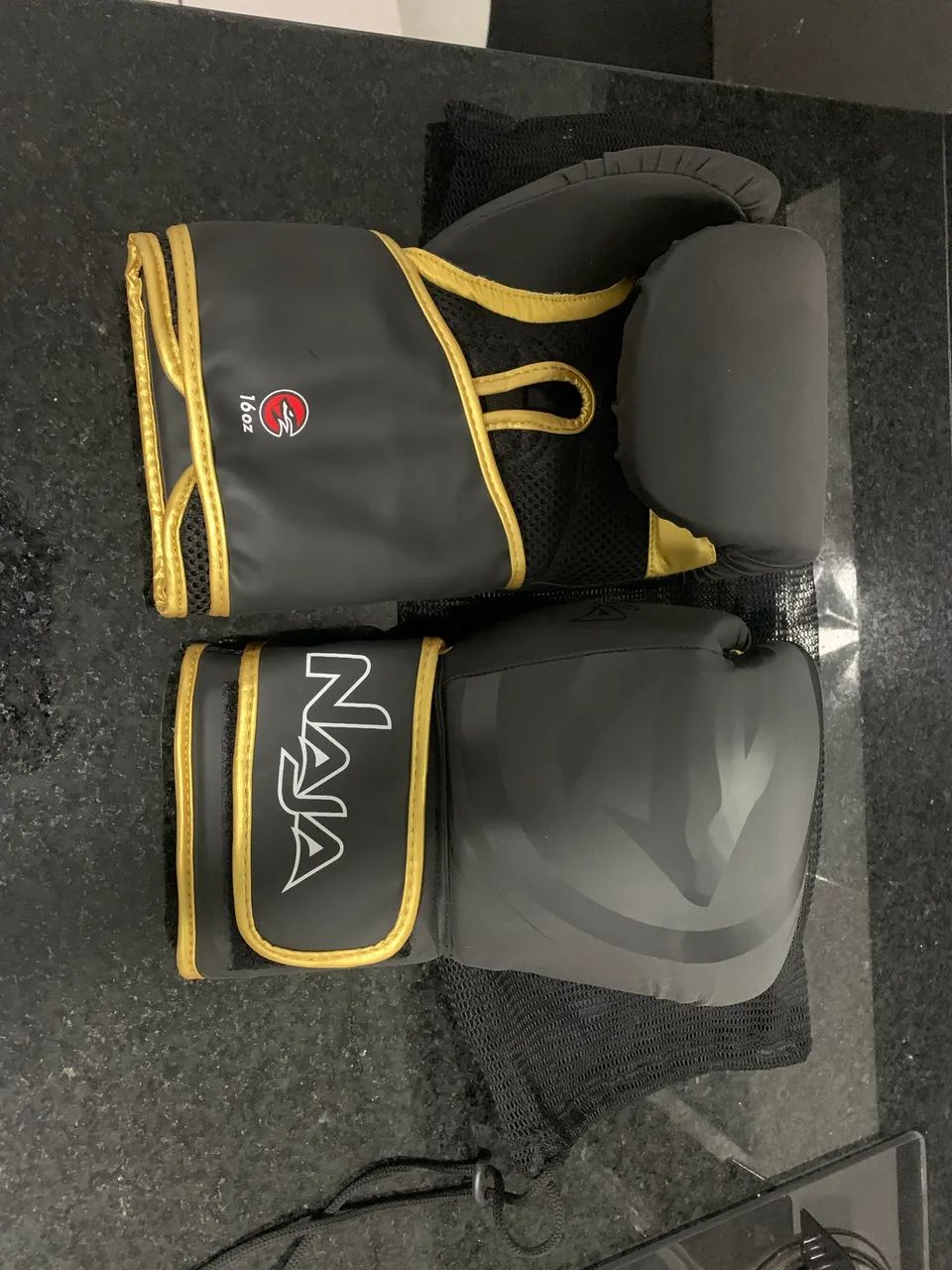 Luva muay thai 16 oz