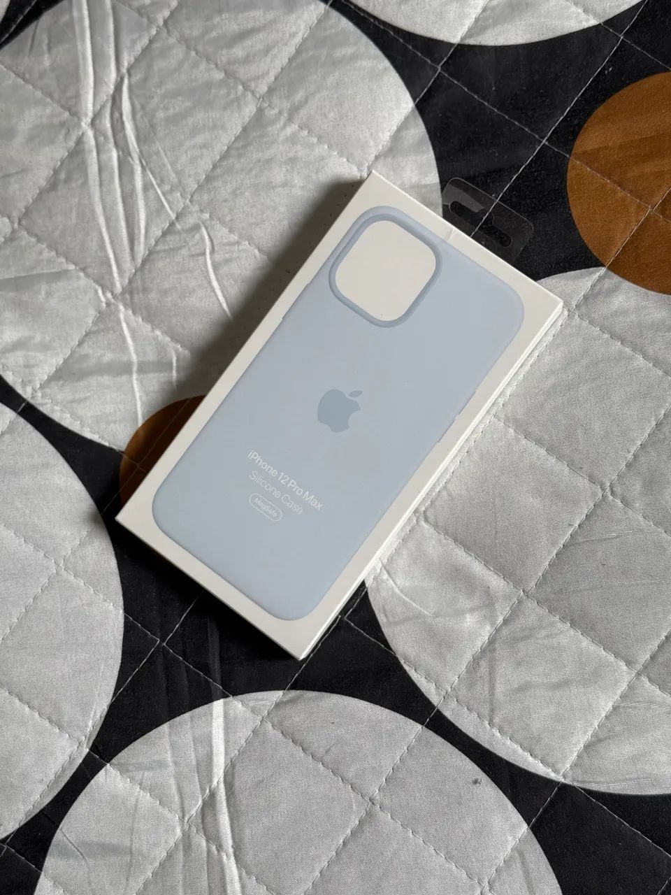 capa de silicone com magsafe para iPhone 12 pro max céu azul - Foto 2