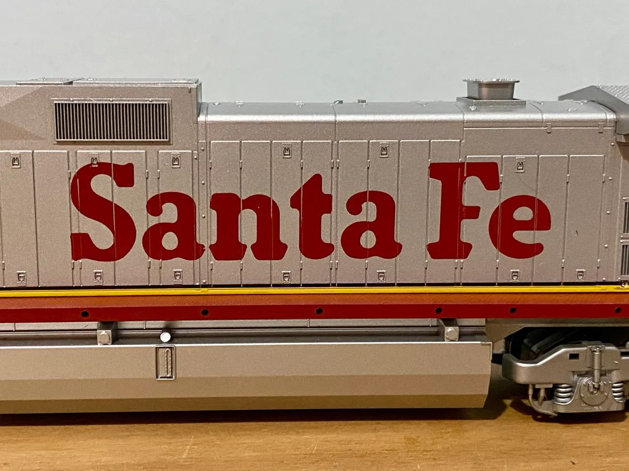Locomotiva Kato Dash 9 Santa Fe HO - Hobbies e coleções - Silveira