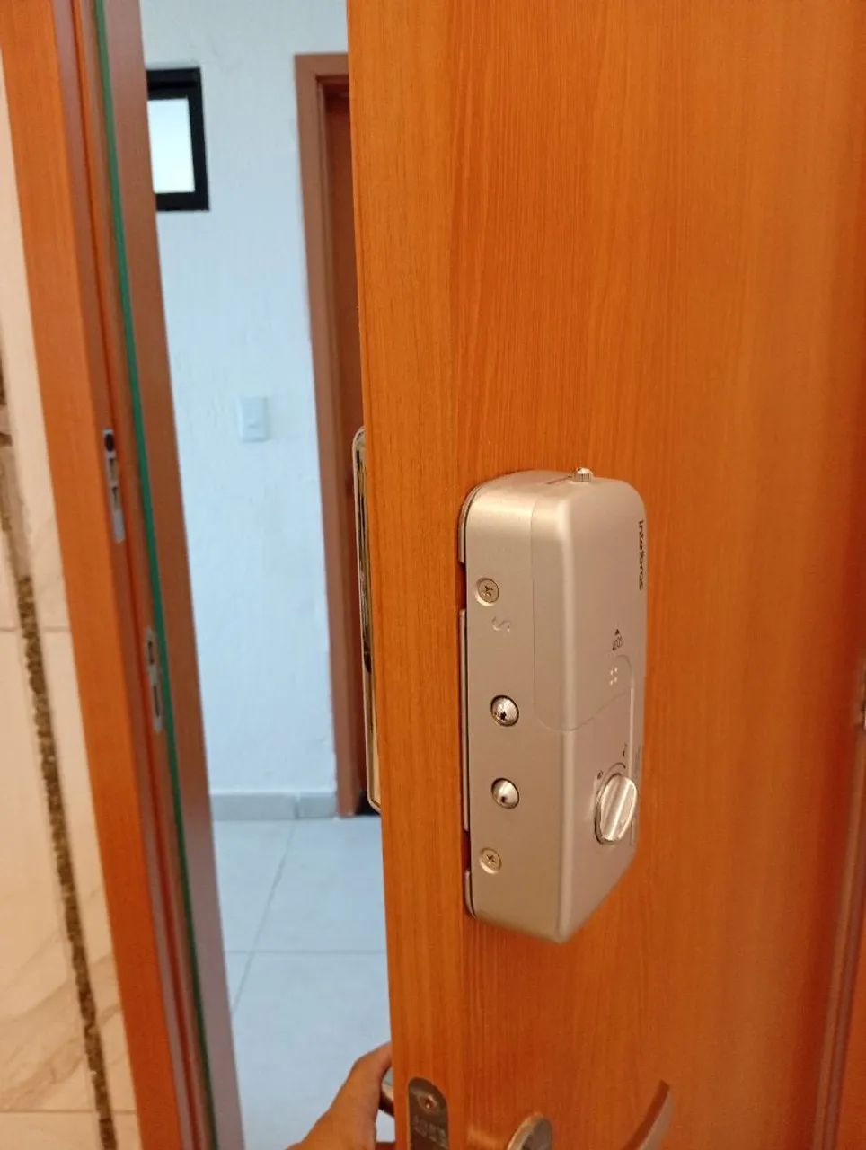 FAÇO INSTALAÇÃO DE FECHADURA ELETRÔNICA  - Foto 2