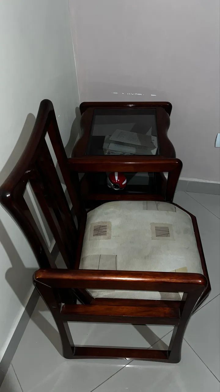 Cadeira antiga de novela com mesa.  - Foto 2