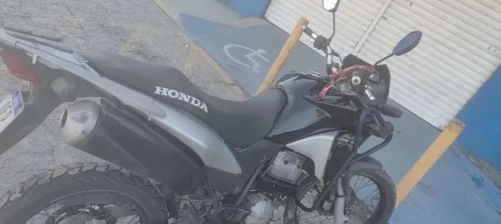 Vende-se xre 300 