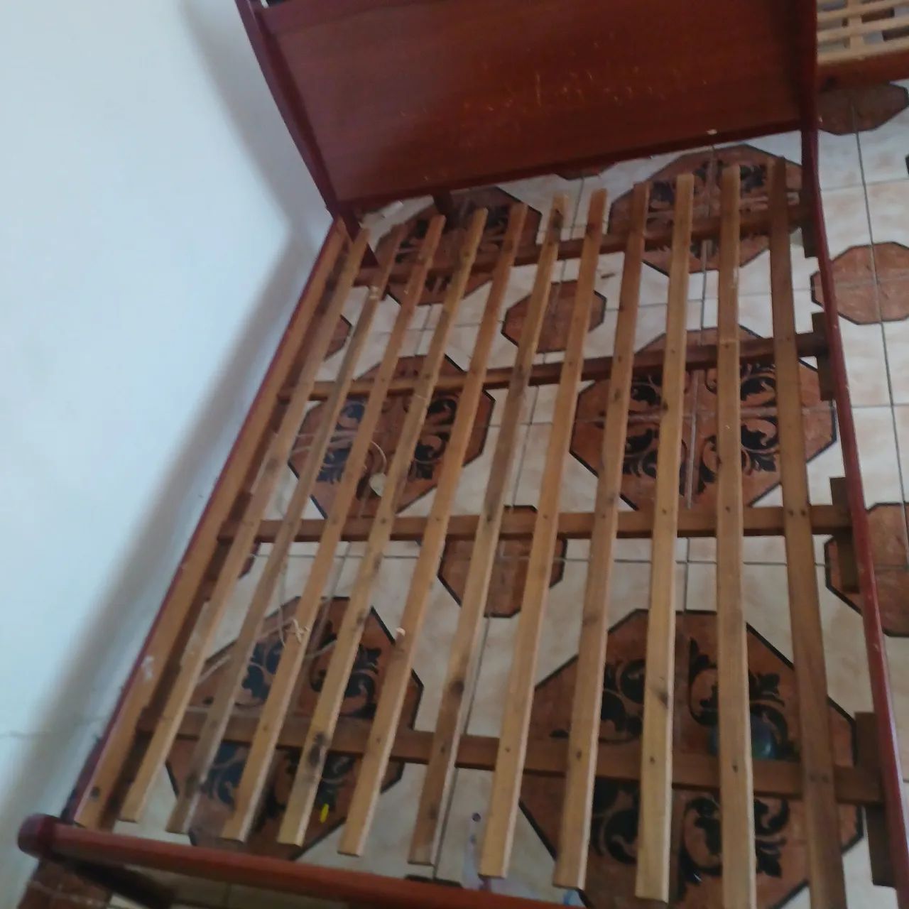 Cama casal de madeira com colchao - Foto 4