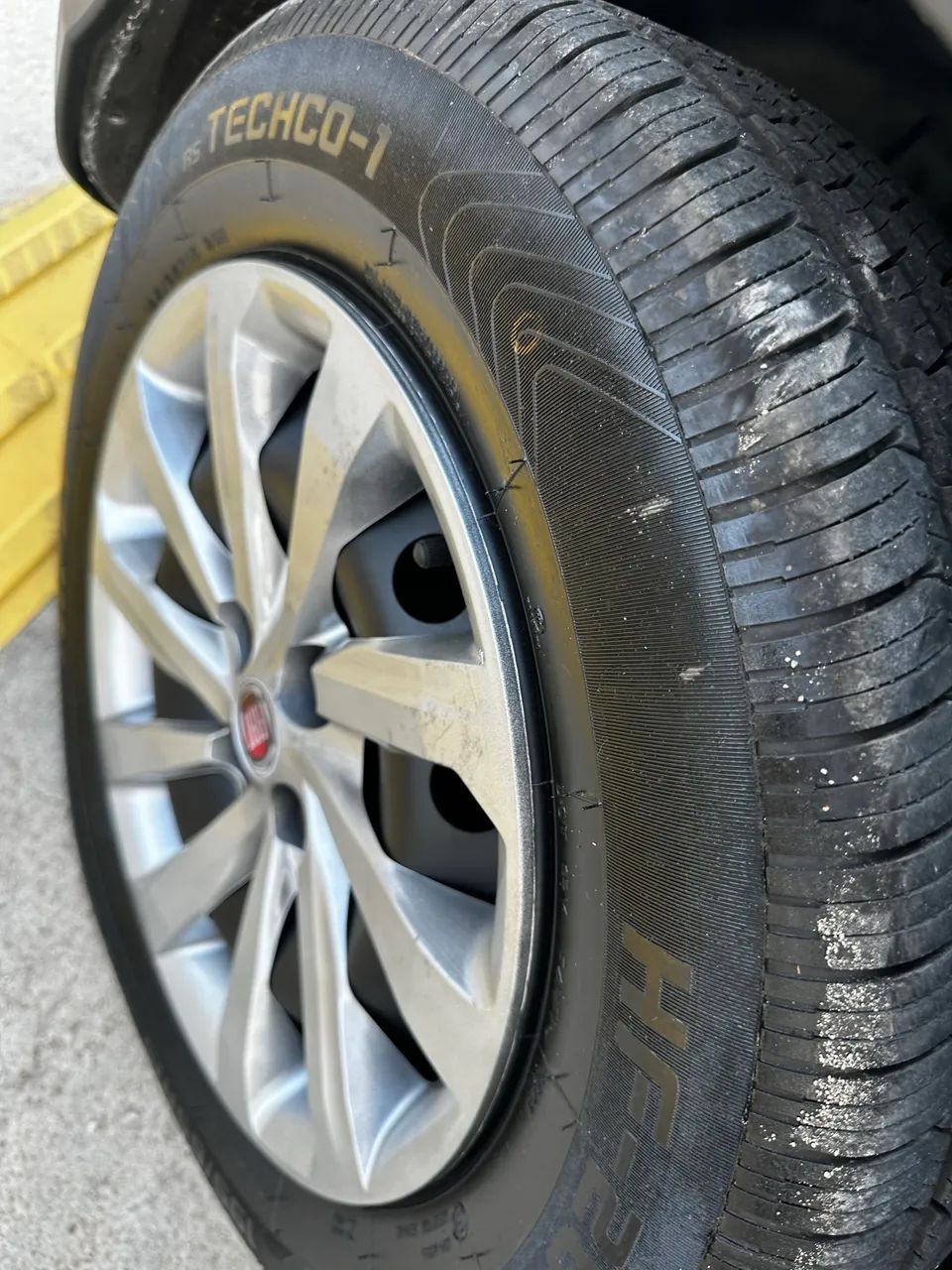Fiat Strada Endurance 1.4 Flex 8V CS Plus 2021 - Foto 4