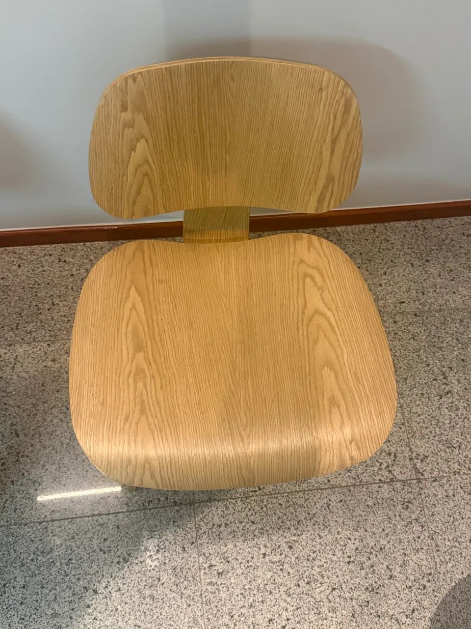 Cadeira Charles Eames LCW Madeira