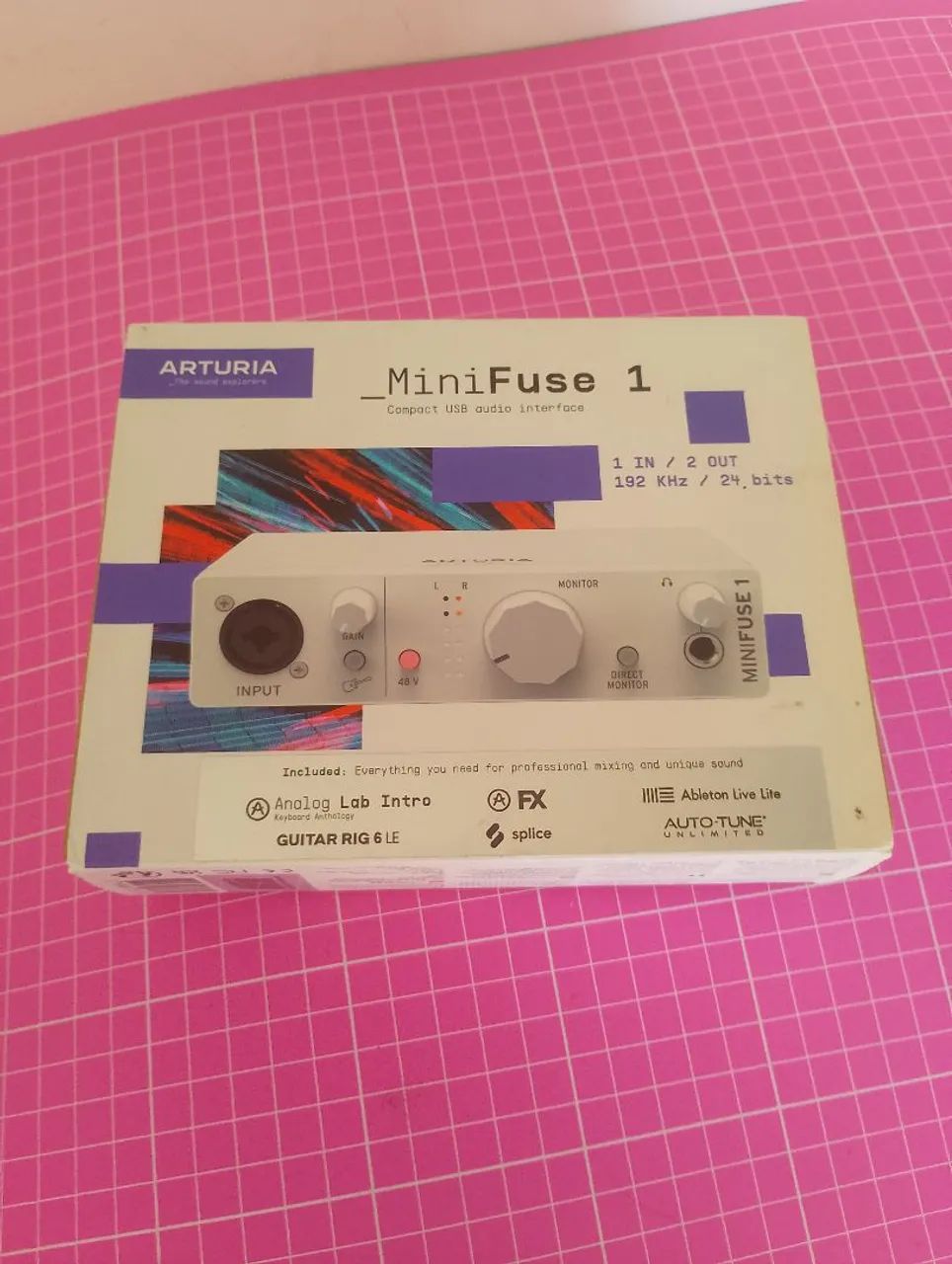 Kit home estúdio microfone AKG + interface de audio Arturia - Foto 4