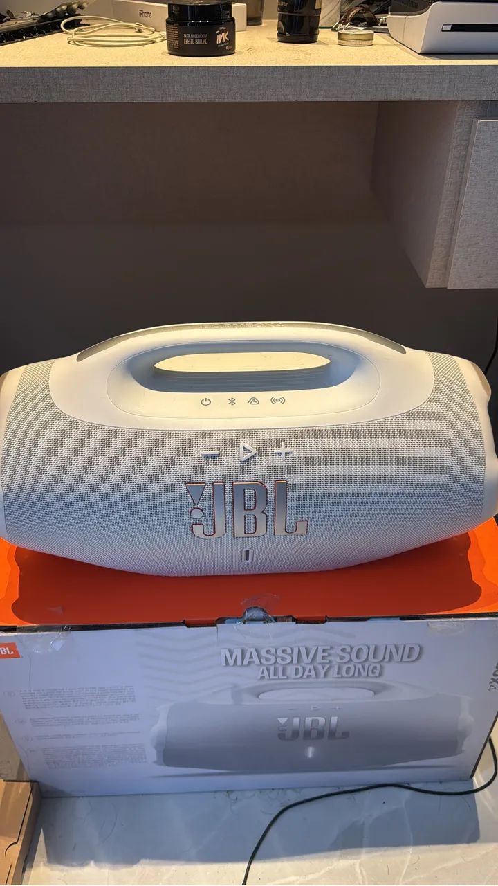 JBL Boombox 4
