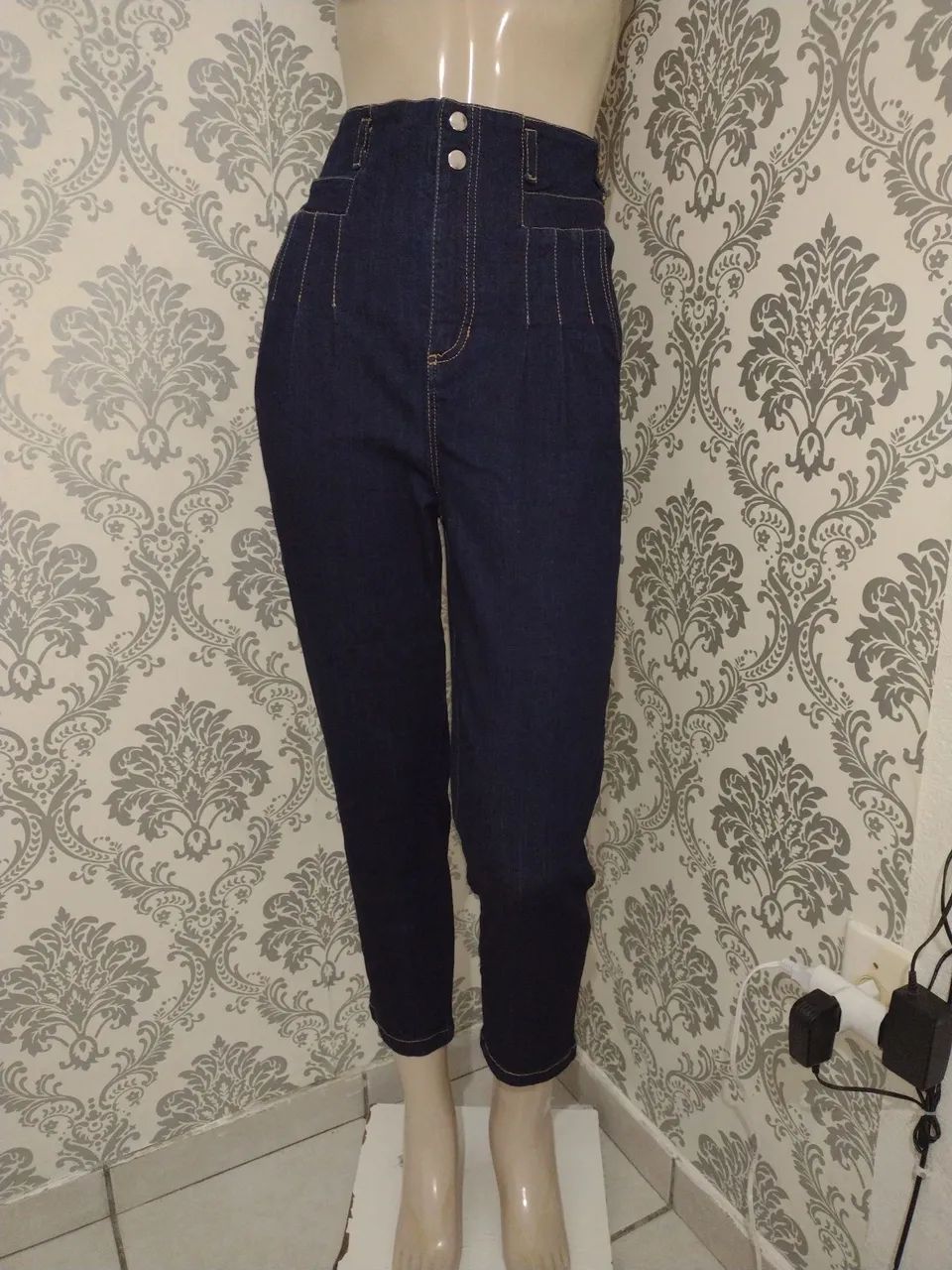 Calça jeans cintura altíssima 