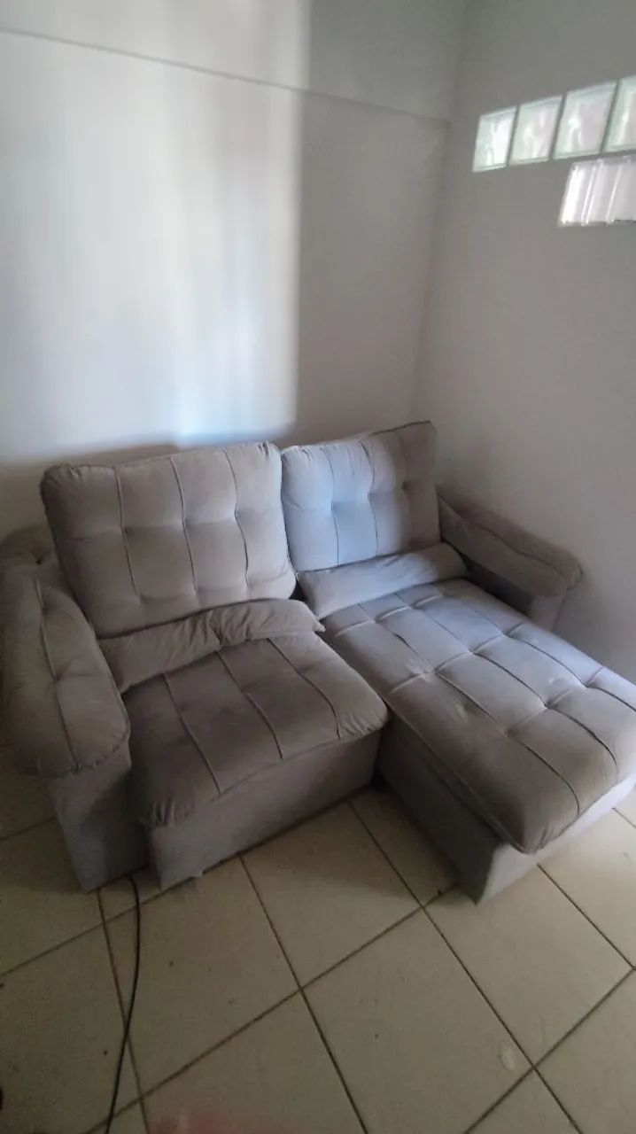 Sofá Retrátil Cinza Claro 2m de comprimento. 