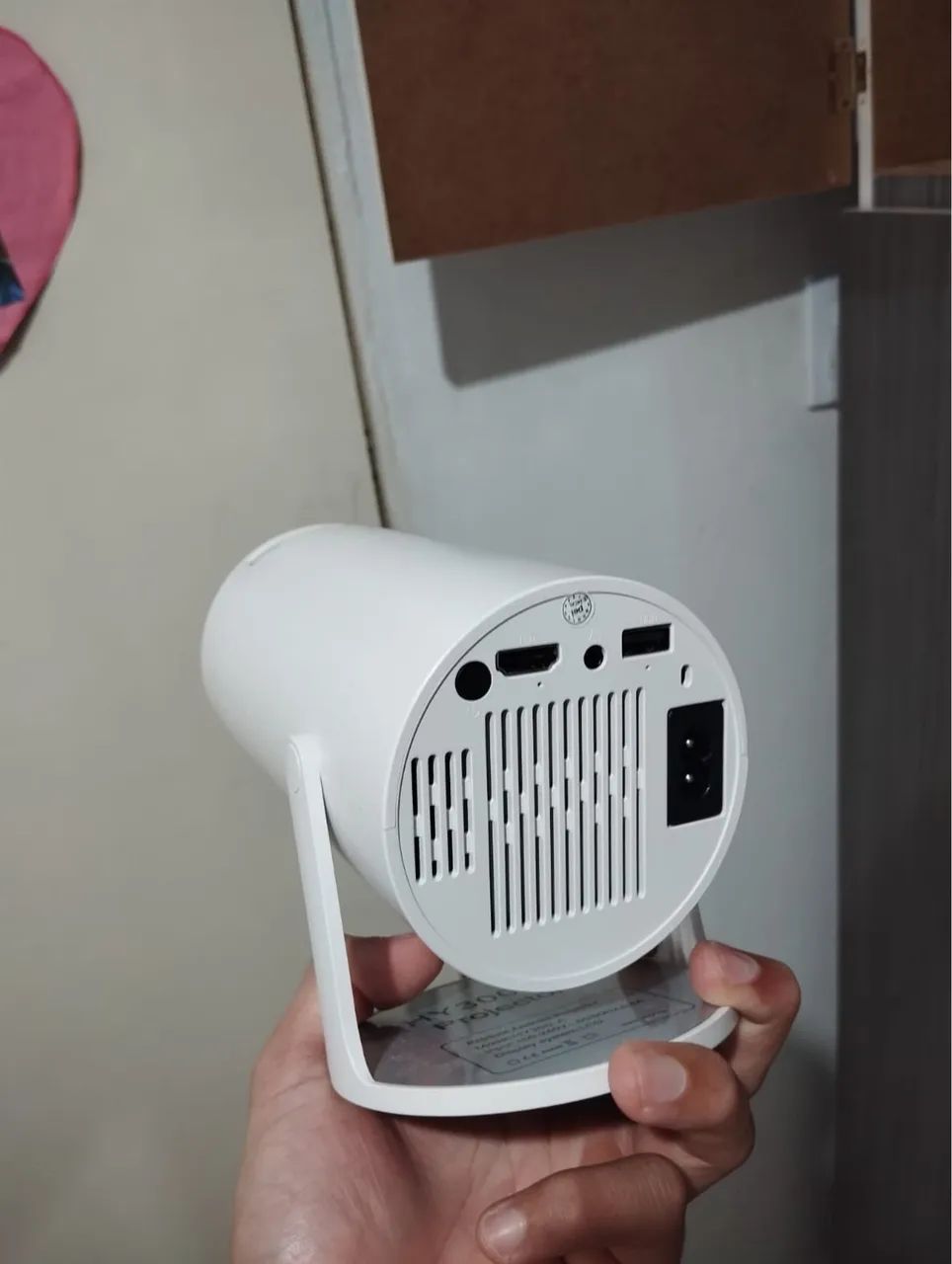 Projetor HY300 Smart 4K 2025 Android Wi-Fi Bluetooth HDMI ? Pouquíssimo Uso - Foto 3