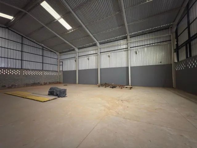 GALPÃO PARA LOCAÇÃO - 1.000 m²