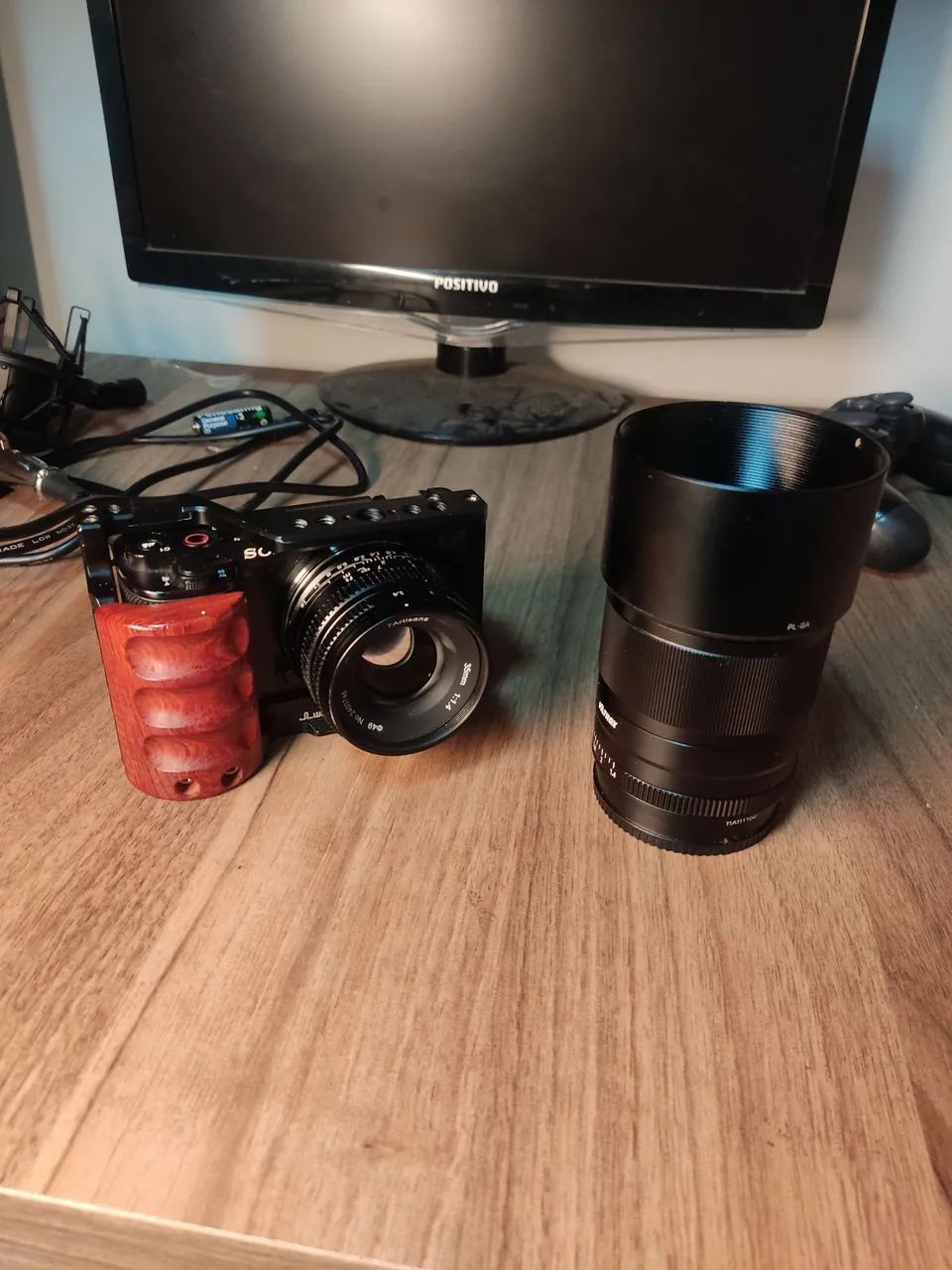 Sony Zve10+ 56mm 1.4 AF + 35mm 1.4 - Foto 2