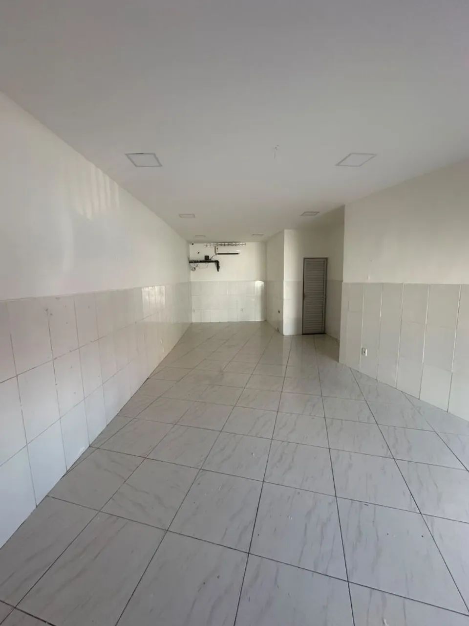 loja ZAP *.  aluga loja espaçosa ampla  com comércio forte - Foto 2