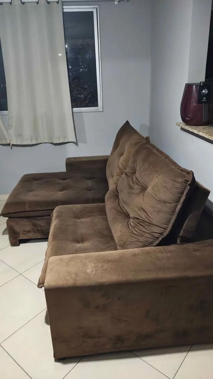 Sofá grande de 4 lugares marrom - Foto 4