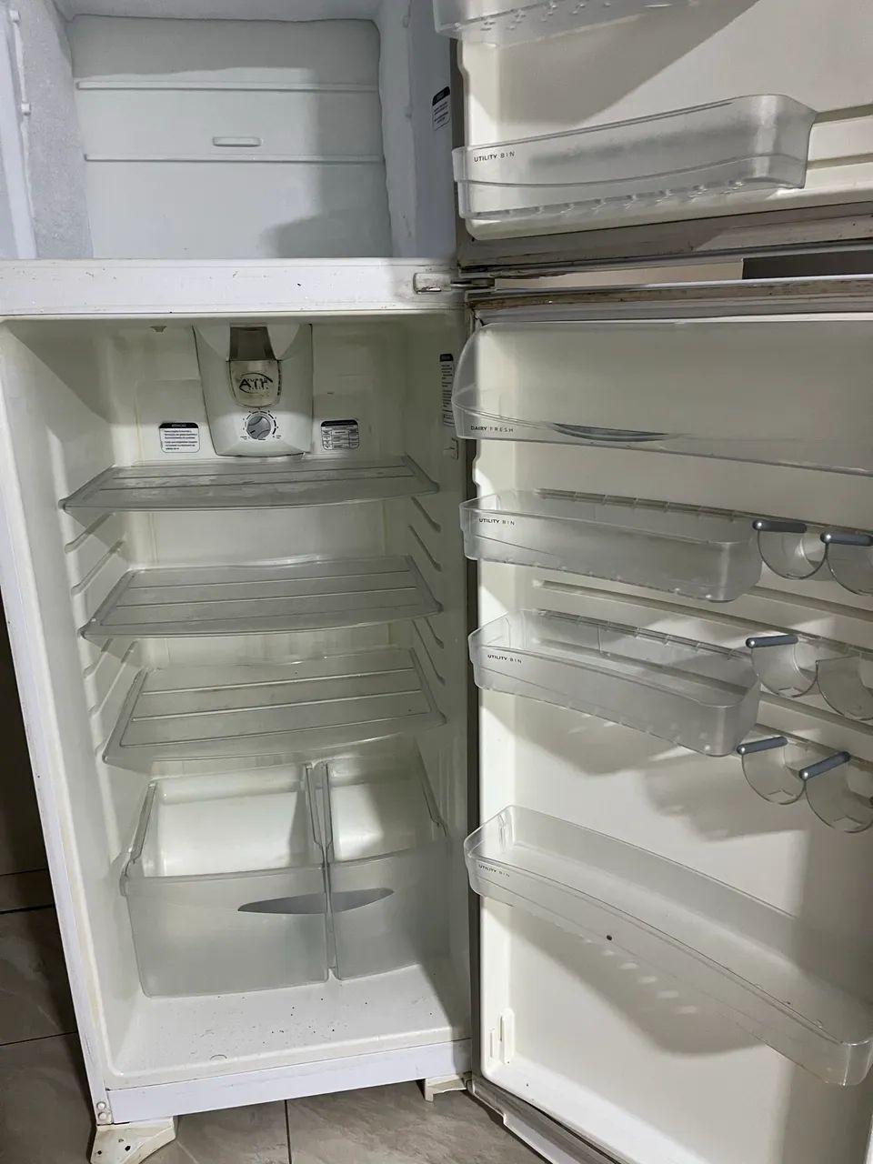 Vende-se Geladeira 