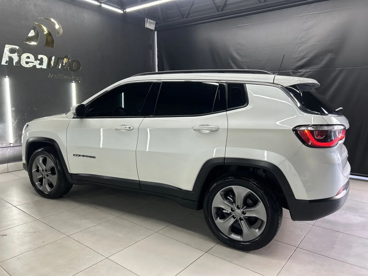 Jeep Compass Longitude 2.0 4X2 Flex 16V Aut. 2017 - Foto 3