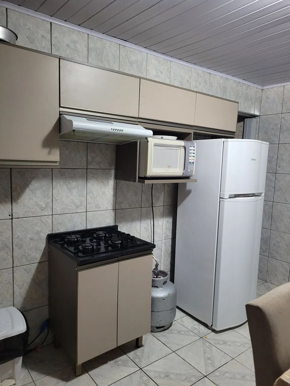 Vende-se Armário modulado e mesa - Foto 3