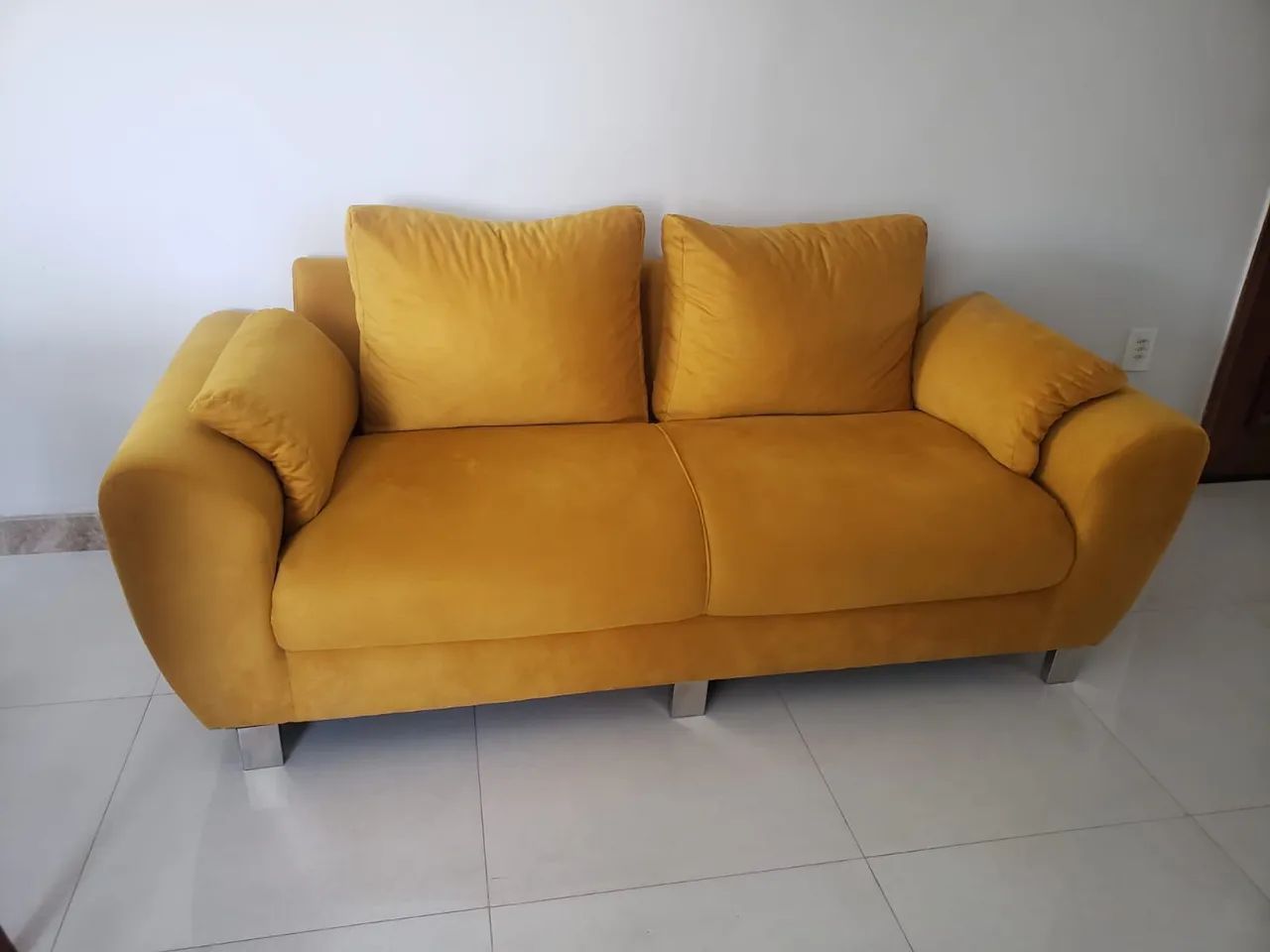 Sofá semi novo sem avarias - Foto 3