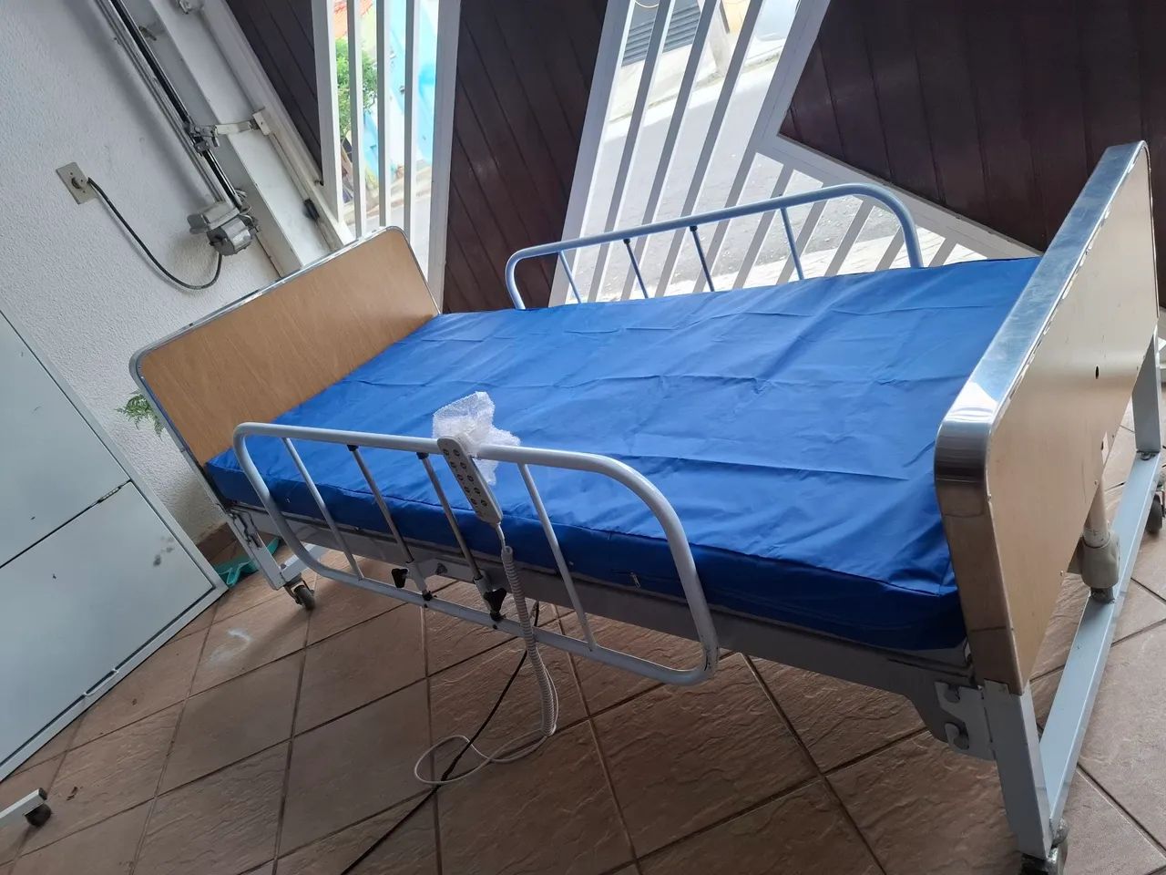 Cama hospitalar motorizada completa  - Foto 3