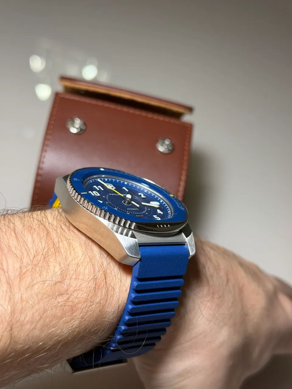 Relógio Victorinox Journey automático azul  - Foto 4