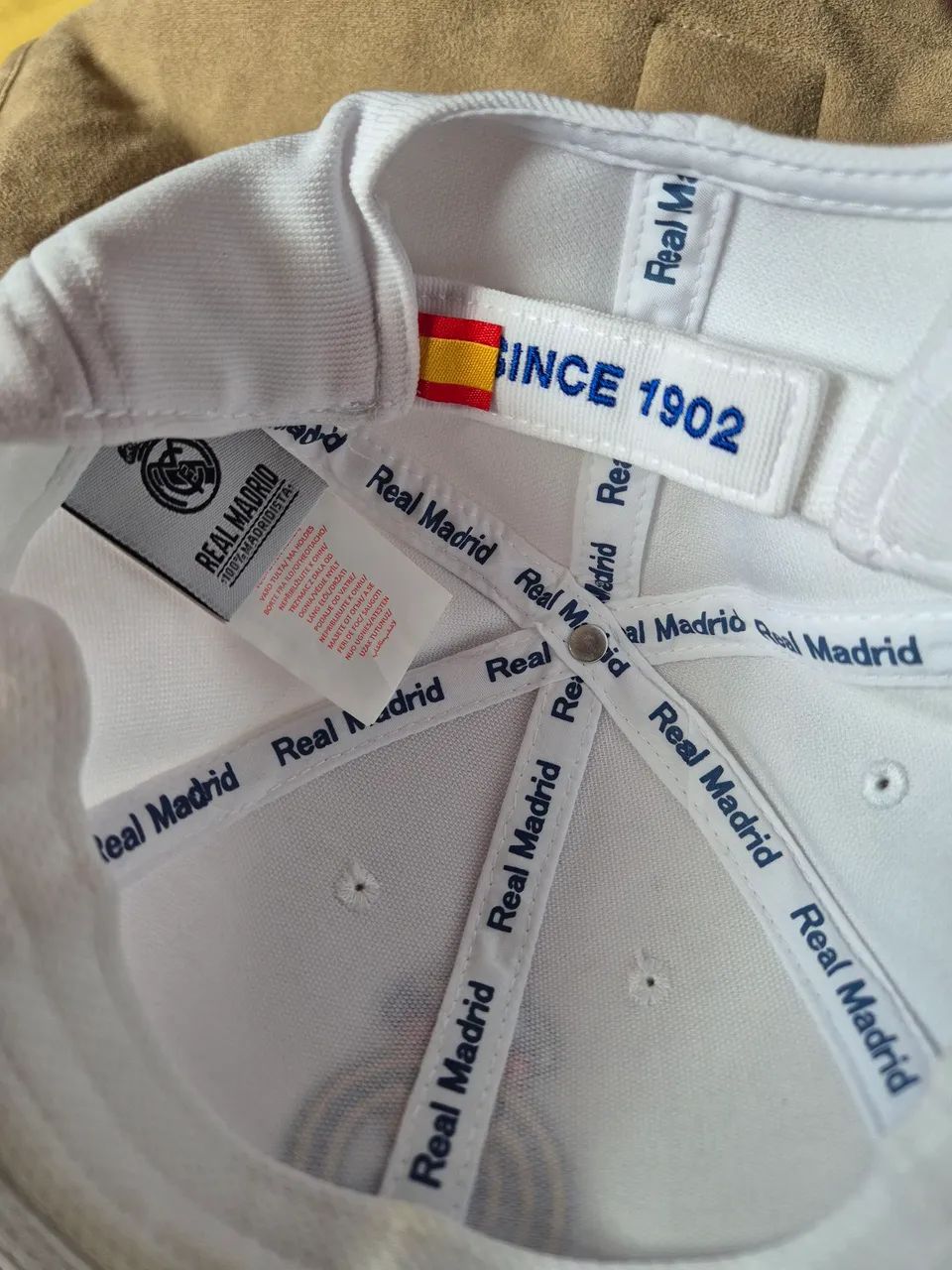Boné original Real Madrid - branco, nunca usado - Foto 2