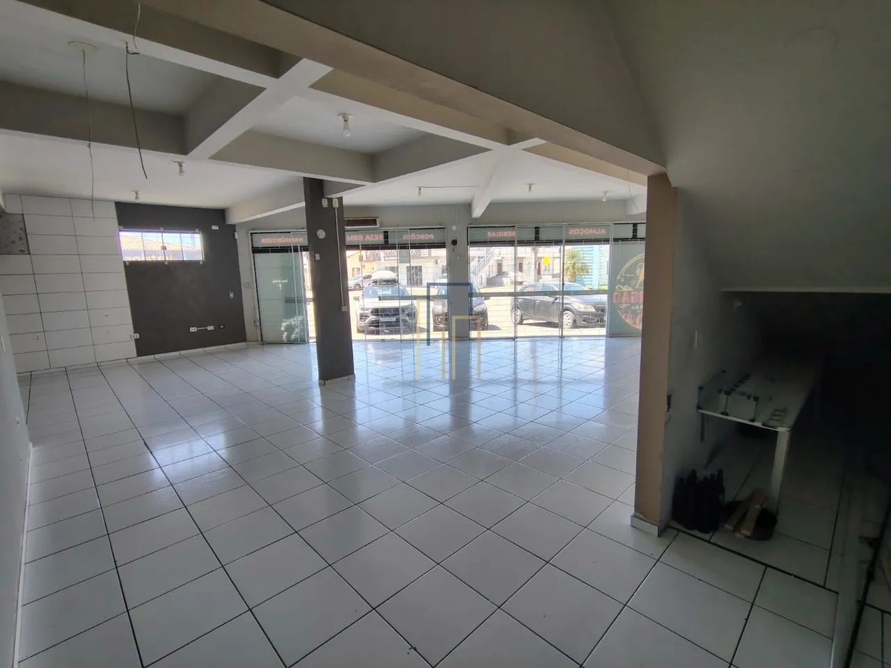 Sala comercial de esquina para locação com 90 m² no bairro Praça - Foto 3