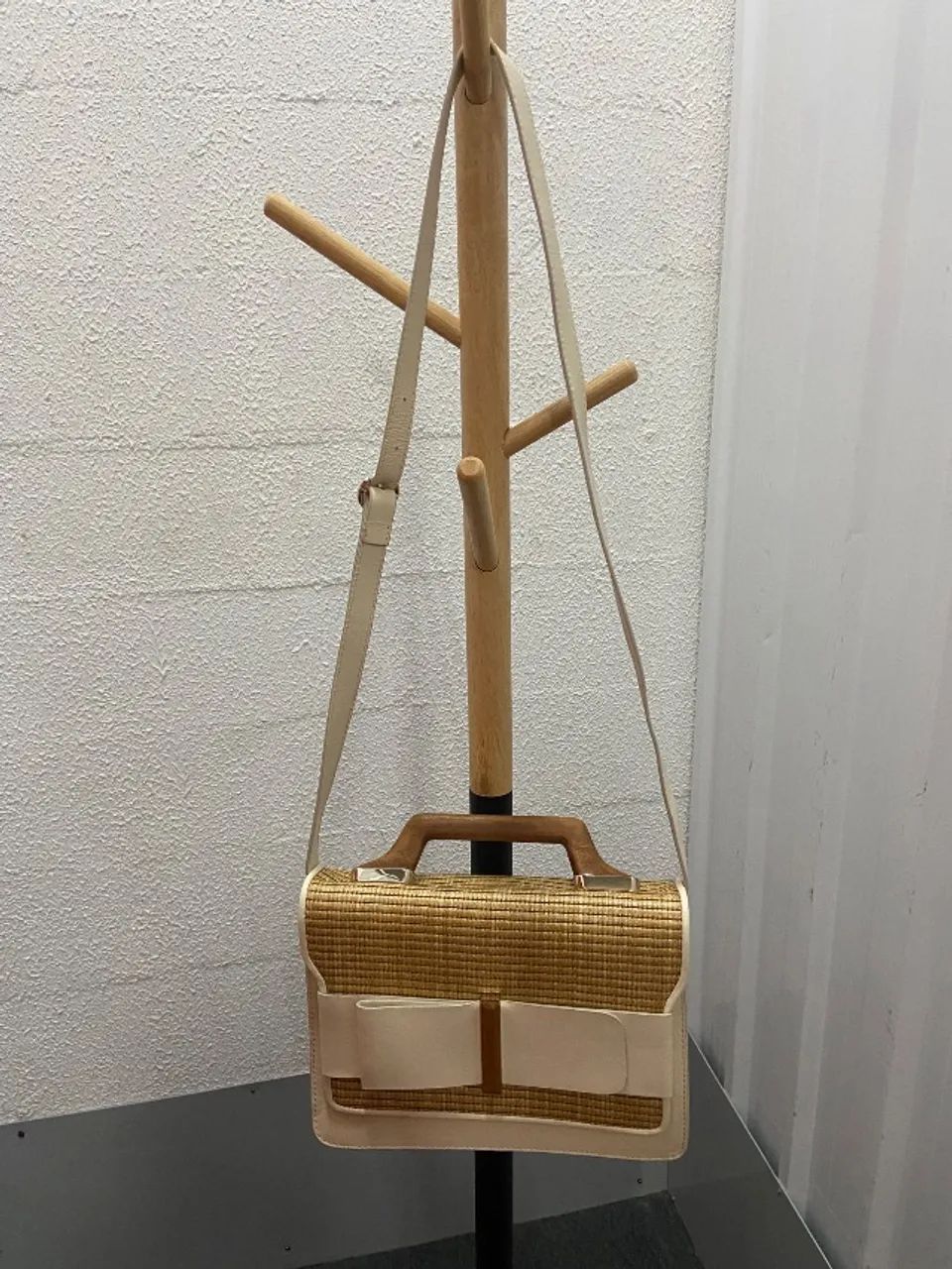 LINDA BOLSA EM COURO DA AREZZO NOVA COM ETIQUETA  - Foto 2
