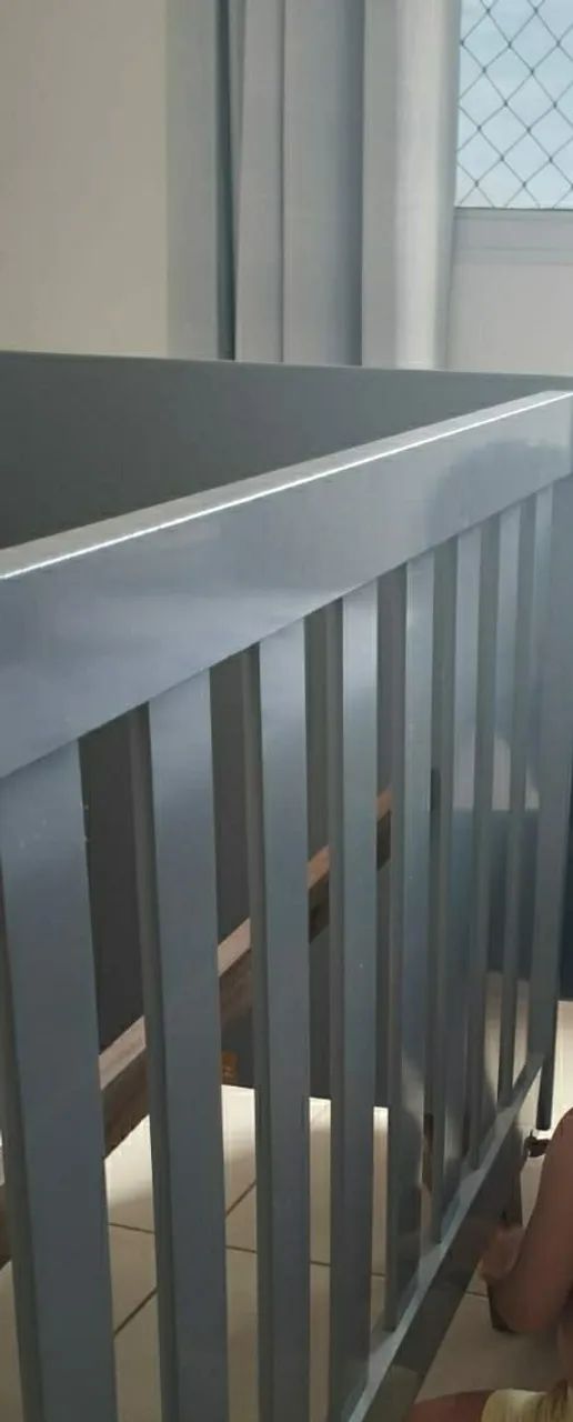 Berço/cama infantil cinza com colchão e travesseiro antirefluxo - Foto 3