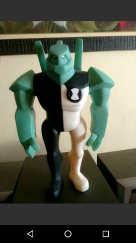 Boneco da equipe do ben 10