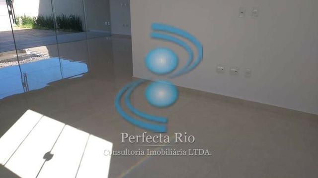 Linda casa, 3 suítes, segurança 24h, closet e bancada em nanoglass - Foto 2