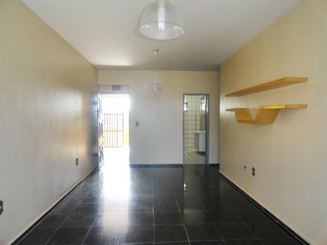 Apartamento com 3 Quartos para Alugar, 130 m² por R$ 800/Mês - Foto 4