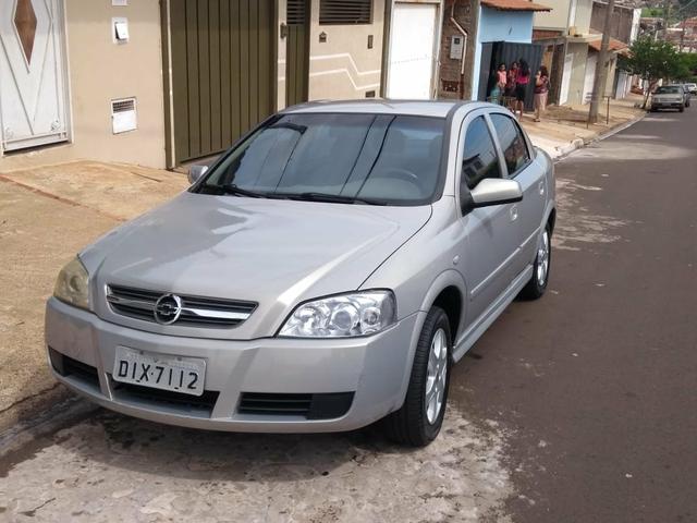 Vendo Astra 2004 - Foto 2