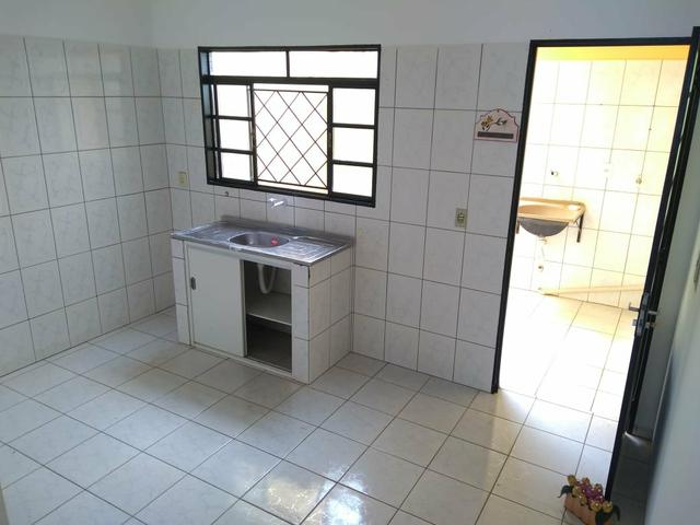 Aluga-se apartamento