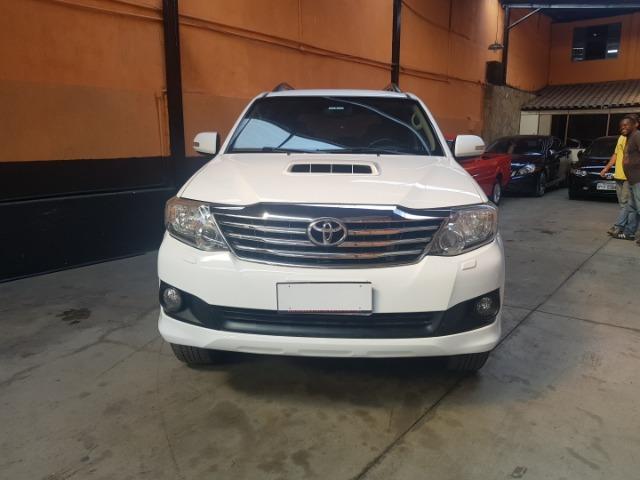 Hilux SW4 SRV 7 Lugares 4x4 automatica Diesel - Foto 4