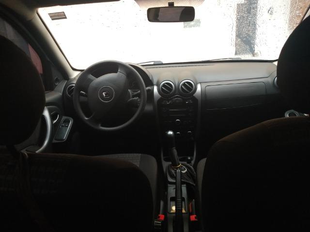 Vende se, Sandero completo