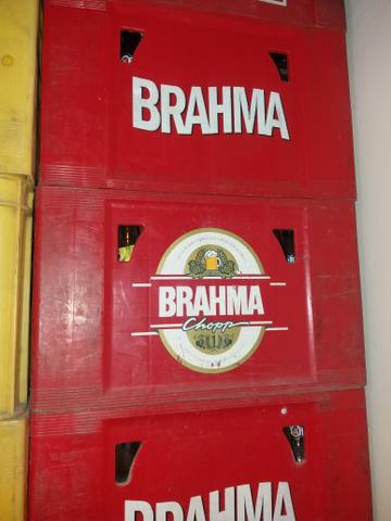 Vendo 100 vasilhames de cervejas de 600ml.vendo por unidade - Foto 4