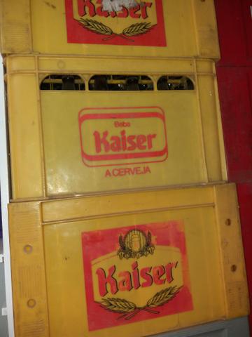 Vendo 100 vasilhames de cervejas de 600ml.vendo por unidade - Foto 2